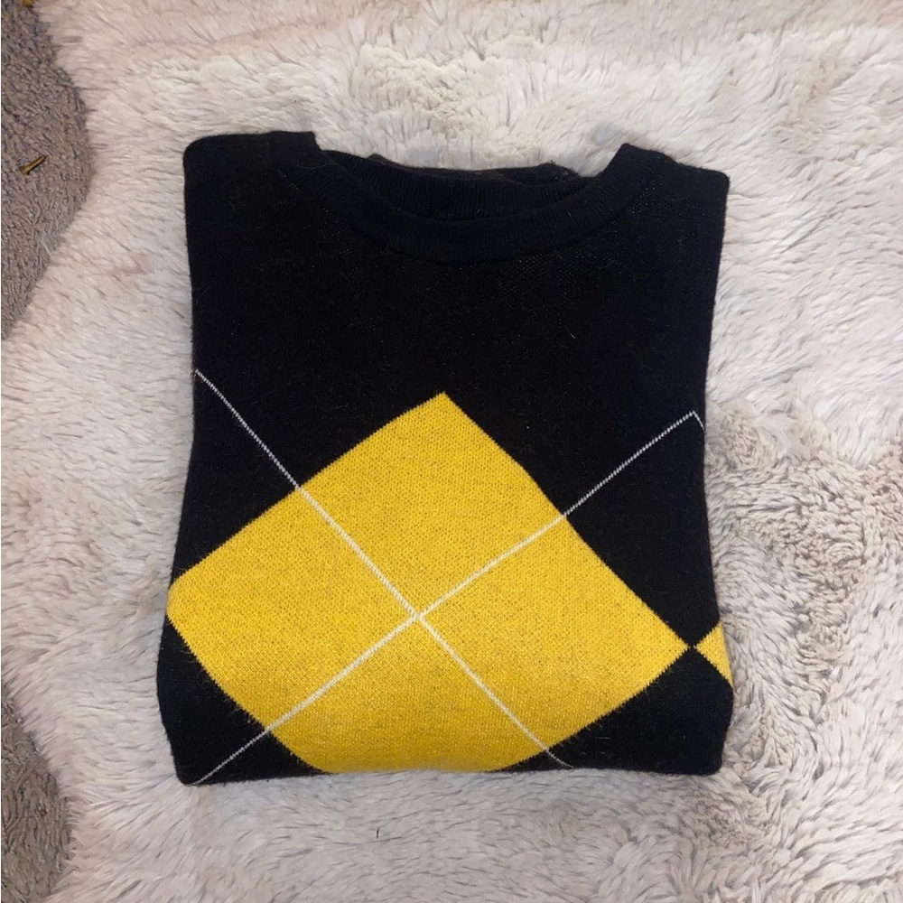 Black and yellow argyle pattern sweater